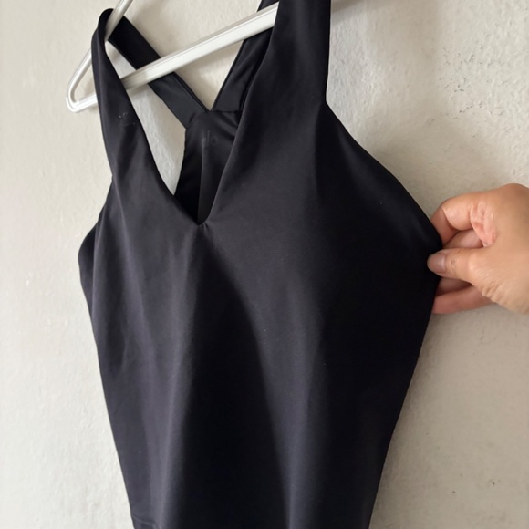 Alo Yoga Women's Airbrush Real Bra Tank Top - Black - Picture 5 of 10